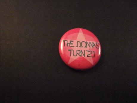 The Donnas Amerikaanse hard rock band,( The Donnas Turn 21  4e studio album)